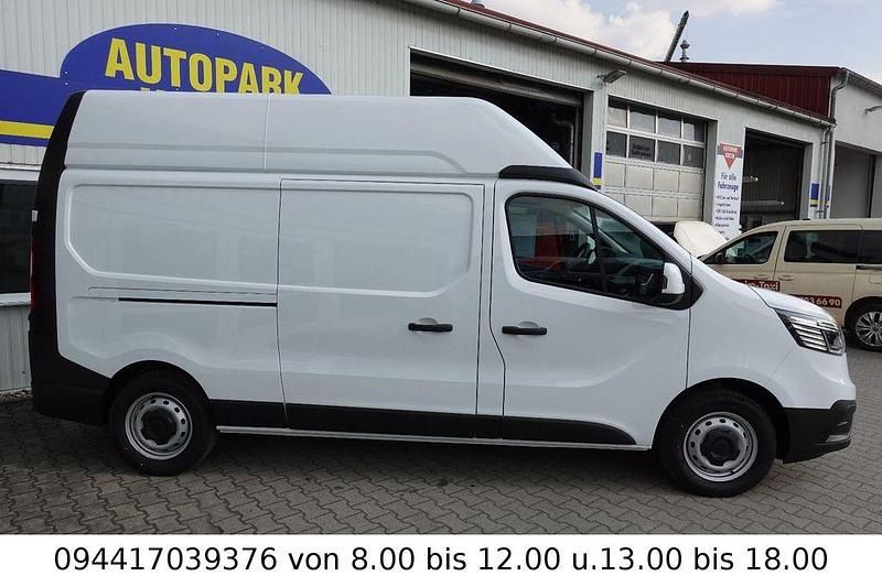 Gebraucht Renault Trafic 150 PS (110 kW) 2025 Weiß Van / Kleinbus