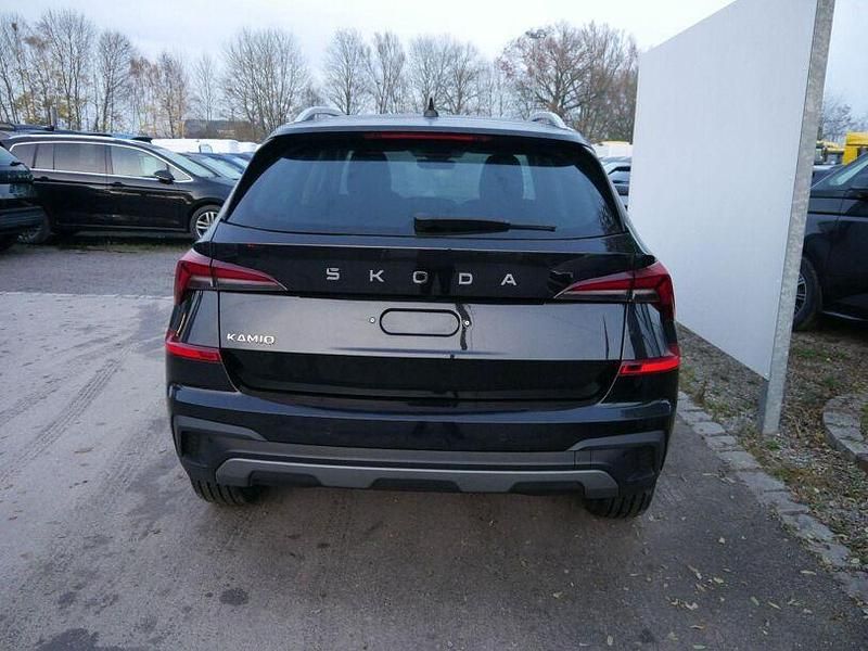 Neu Skoda Kamiq 150 PS (110 kW) 2025 Blackmagic perleffekt SUV