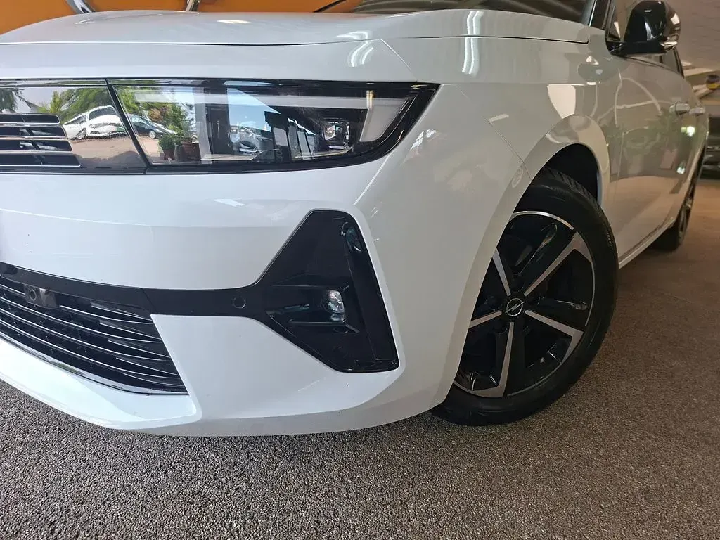 Gebraucht Opel Astra 131 PS (96 kW) 2025 Weiß Kleinwagen