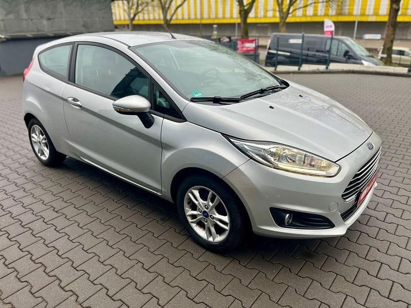 Gebraucht Ford Fiesta Trend 80 PS (58 kW) 2015 Silber Kleinwagen