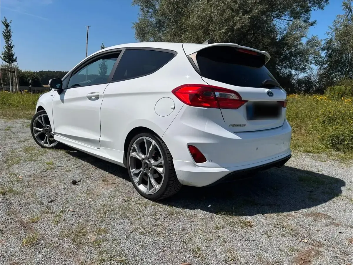 Gebraucht Ford Fiesta ST-Line 140 PS (102 kW) 2018 Weiß Kleinwagen