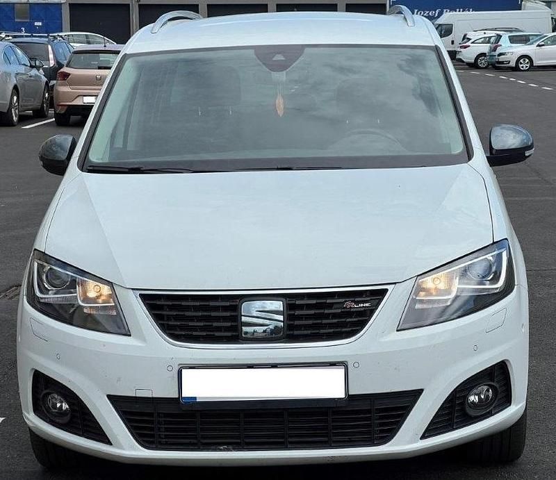 Rein weiss Gebraucht 2022 Seat Alhambra FR Van / Kleinbus | 32.980 € (Fairer Preis) - Bild 1/4