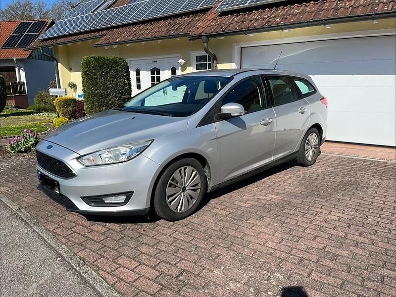 Usata Ford Focus Trend 120 CV (88 kW) 2015 Argento Berlina