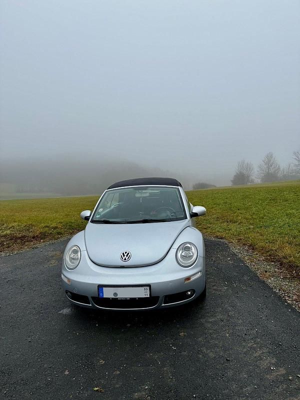 Gebraucht VW New Beetle Cabriolet 105 PS (77 kW) 2010 Silber Cabrio