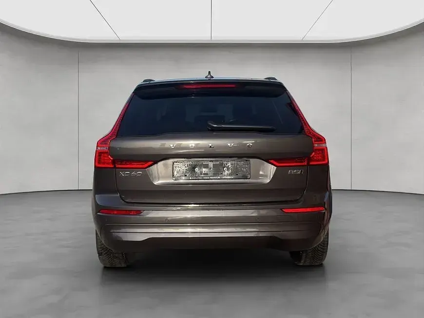 Gebraucht Volvo XC60 Core 250 PS (183 kW) 2024 Platinum grey metallic SUV