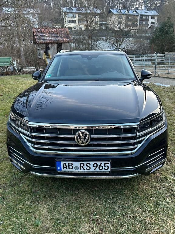 Schwarz Gebraucht 2019 VW Touareg SUV | 35.990 € (Superpreis) - Bild 1/4