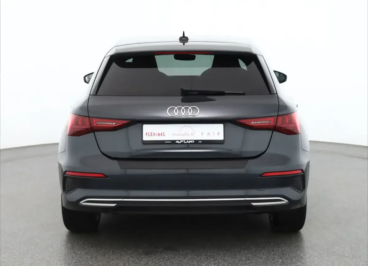 Gebraucht Audi A3 e-tron S-Line 204 PS (150 kW) 2024 Grau Kleinwagen