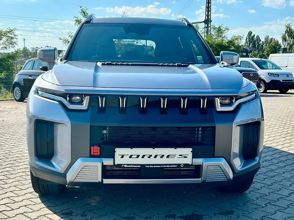 Neu KGM Torres 163 PS (119 kW) 2026 Silber SUV
