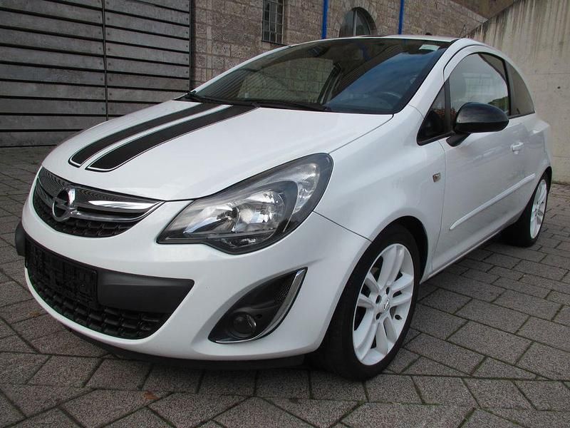 Weiß Gebraucht 2013 Opel Corsa Selection Kleinwagen | 4.850 € (Fairer Preis) - Bild 1/4