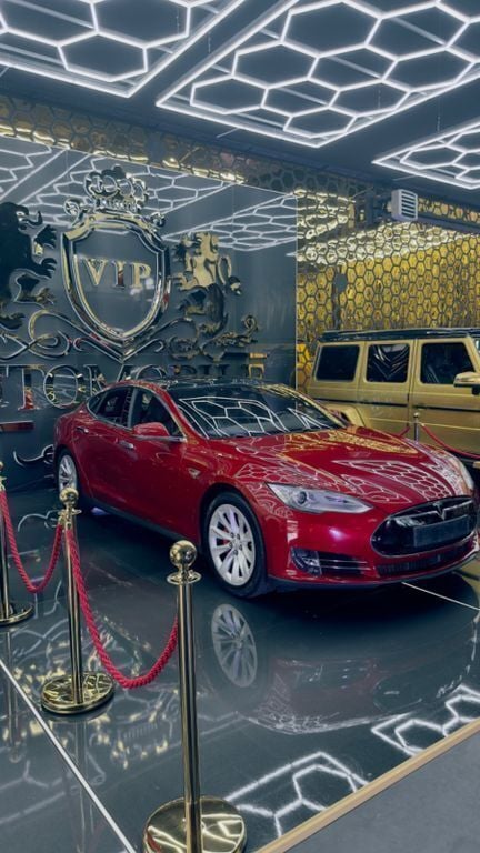Rot Gebraucht 2016 Tesla Model S Limousine | 22.999 € (Guter Preis) - Bild 1/4