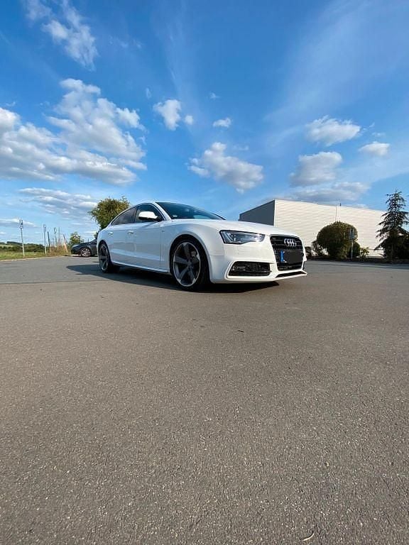 Weiß Gebraucht 2012 Audi A5 Sportback Sport Limousine | 13.000 € (Guter Preis) - Bild 1/4