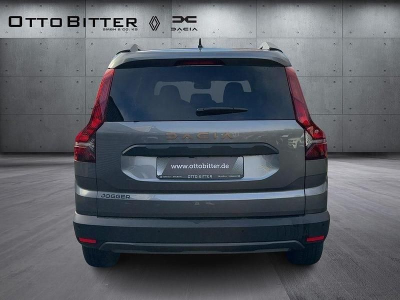Neu Dacia Jogger Extreme 101 PS (74 kW) 2025 Dolomitgrau Van / Kleinbus