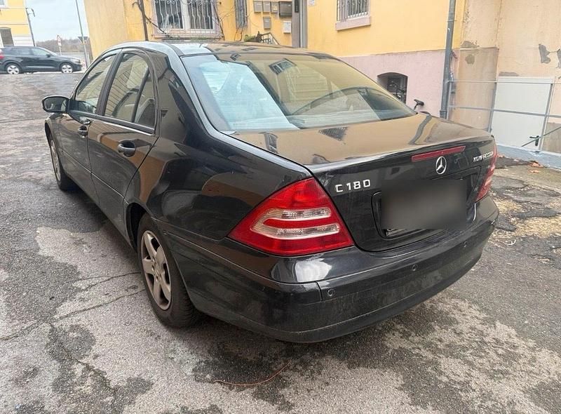 Gebraucht Mercedes C180 143 PS (105 kW) 2004 Schwarz Limousine