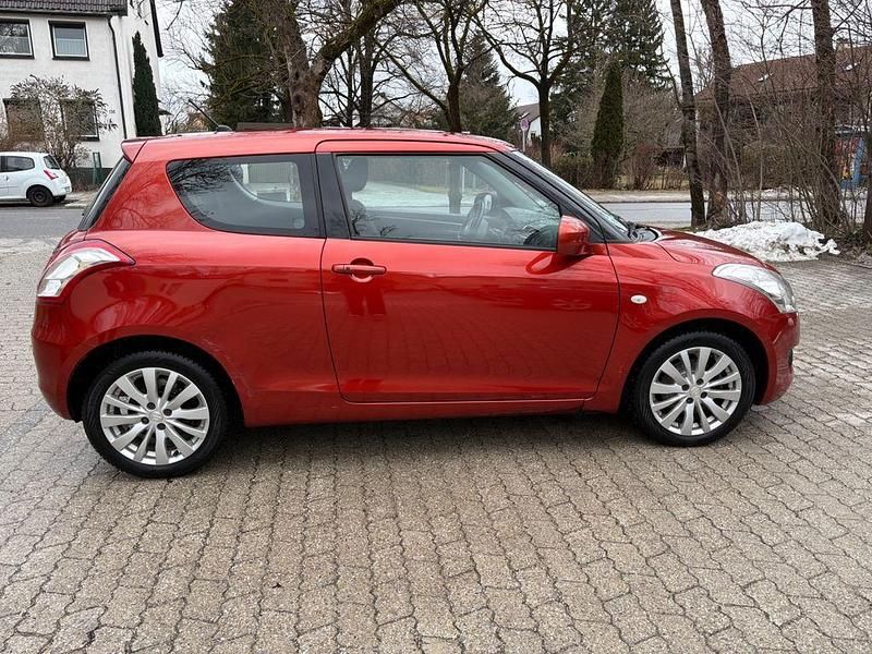 Usado Suzuki Swift Basic 94 HP (69 kW) 2011 Laranja Citadino