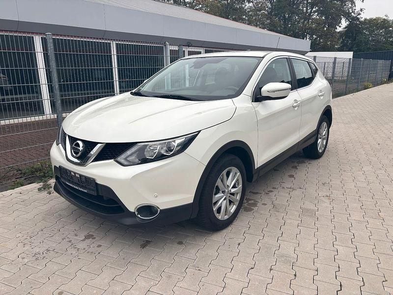 Weiß Gebraucht 2014 Nissan Qashqai Acenta SUV | 9.990 € (Fairer Preis) - Bild 1/4