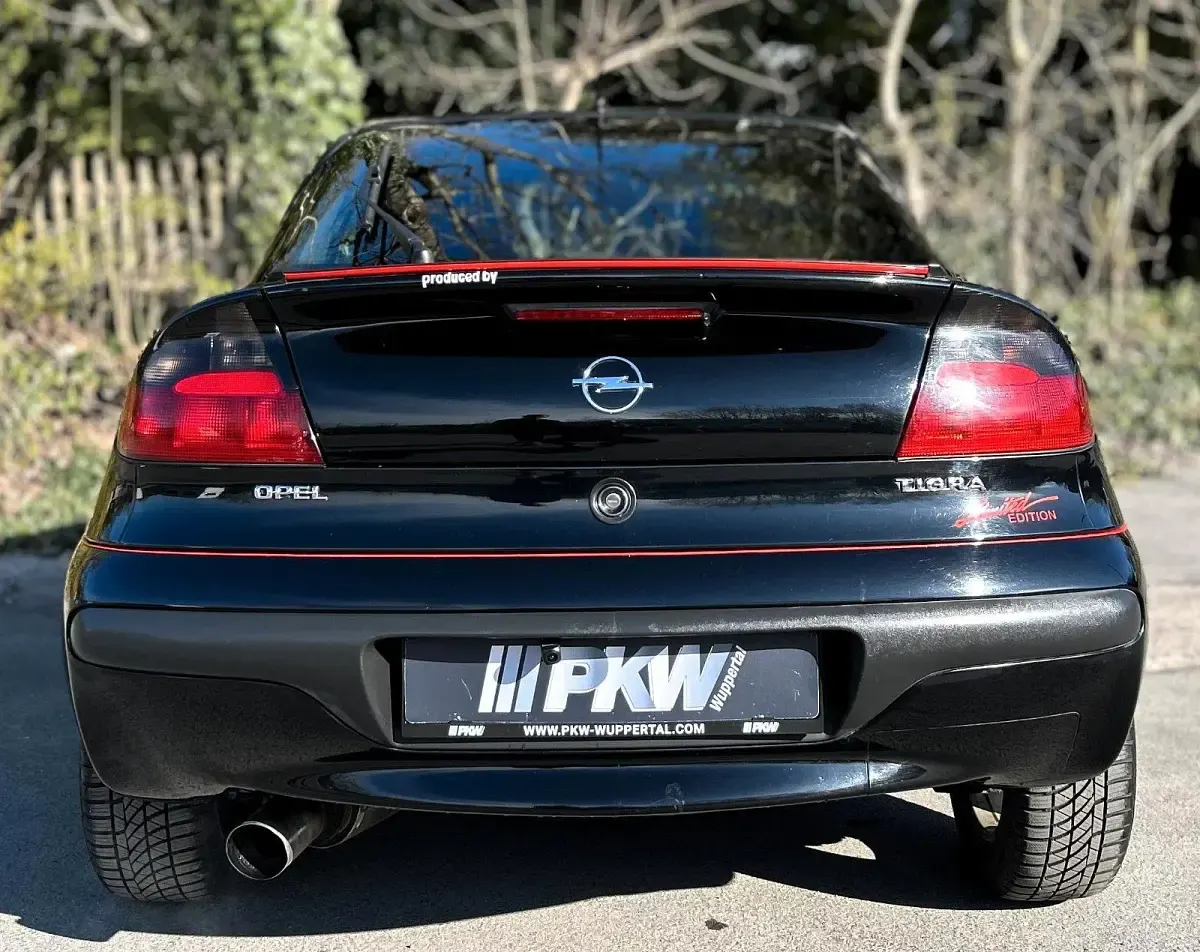 Gebraucht Opel Tigra 106 PS (77 kW) 1998 Schwarz Coupé