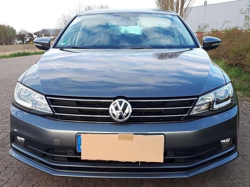 Second-hand VW Jetta 125 CP (91 kW) 2015 Gri Berlinǎ
