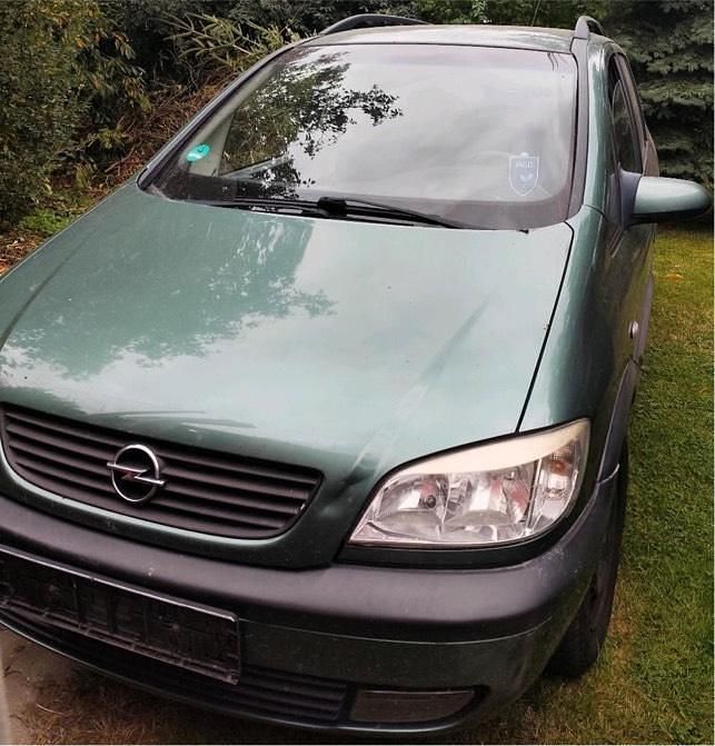 Grün Gebraucht 1999 Opel Zafira Comfort Van / Kleinbus | 520 € (Superpreis) - Bild 1/4