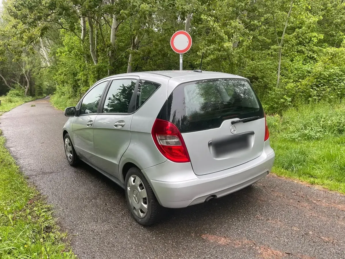 Gebraucht Mercedes A160 2011 Silber Kleinwagen