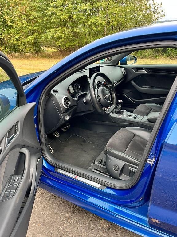 Blau Gebraucht 2015 Audi S3 Ambiente Limousine | 23.999 € (Fairer Preis) - Bild 1/4
