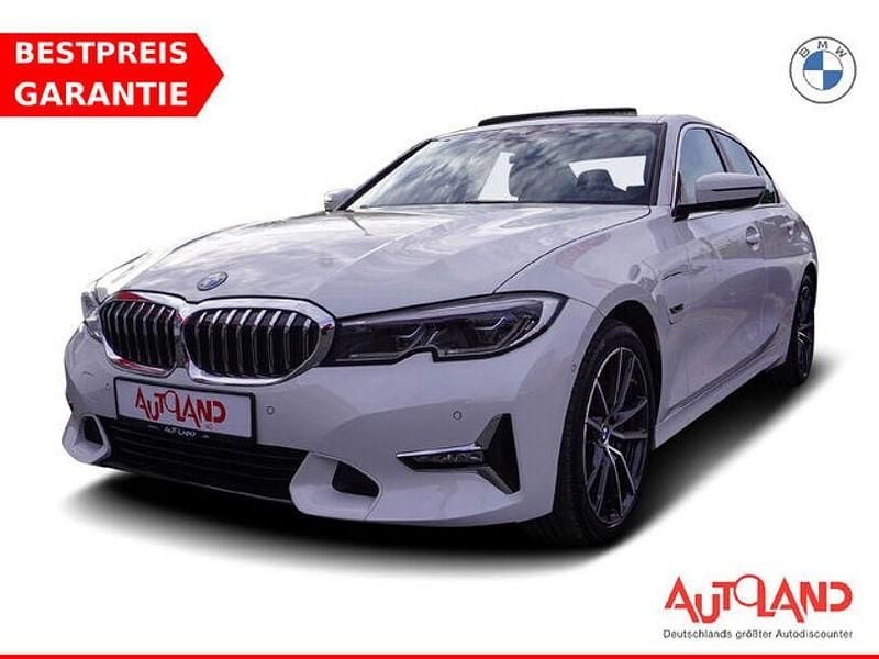 Gebraucht BMW 330e Luxury Line 252 PS (185 kW) 2022 Alpinweiss iii Limousine