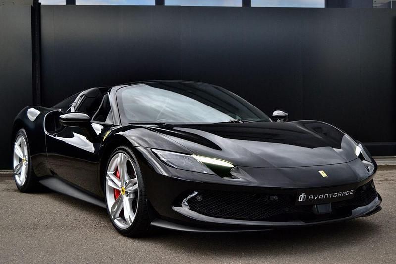 Gebraucht Ferrari 296 829 PS (609 kW) 2024 Schwarz Cabrio