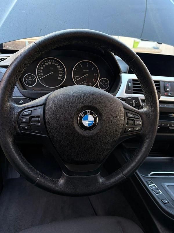 Second-hand BMW 320 190 CP (139 kW) 2018 Negru Break