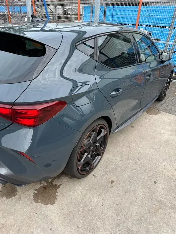 Gebraucht Cupra Leon VZ 300 PS (220 kW) 2025 Blau Limousine
