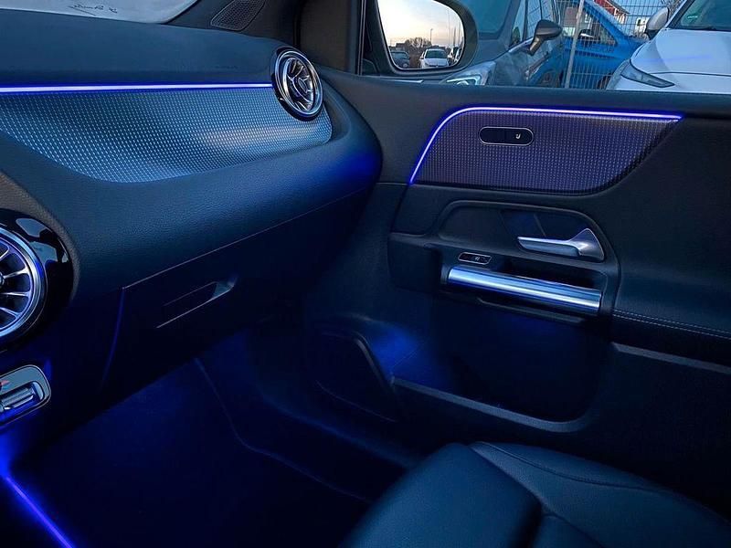 Gebraucht Mercedes E250 160 PS (117 kW) 2021 Schwarz Limousine