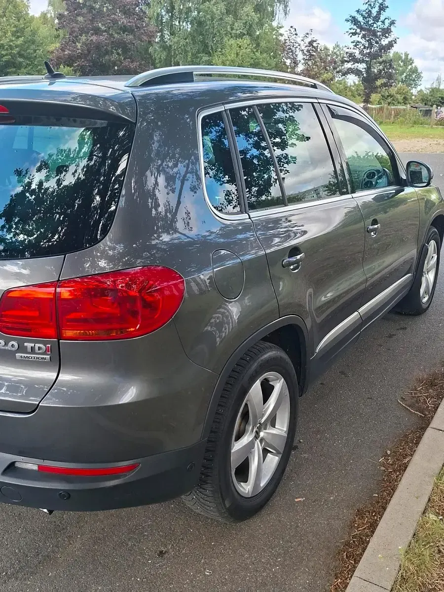 Gebraucht VW Tiguan Sportline 177 PS (130 kW) 2015 Grau SUV
