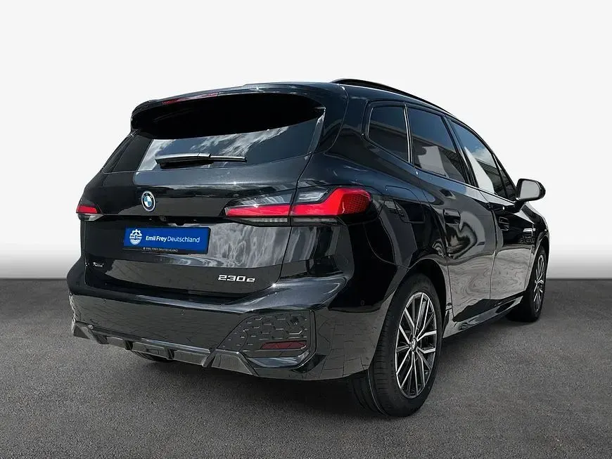 Neu BMW 230e Active Tourer Performance 150 PS (110 kW) 2025 Schwarz Van / Kleinbus