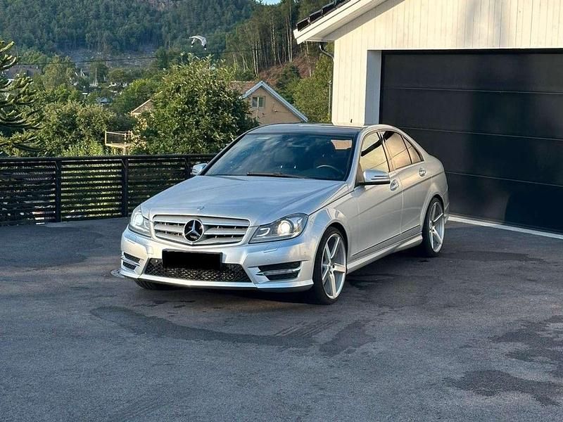 Silber Gebraucht 2013 Mercedes C180 Avantgarde Limousine | 9.890 € (Fairer Preis) - Bild 1/4