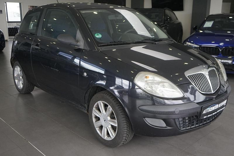 Schwarz Gebraucht 2004 Lancia Ypsilon Kleinwagen | 2.290 € - Bild 1/4