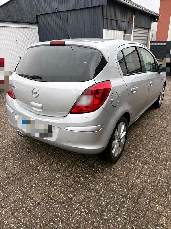 Gebraucht Opel Corsa 87 PS (63 kW) 2012 Silber Kleinwagen