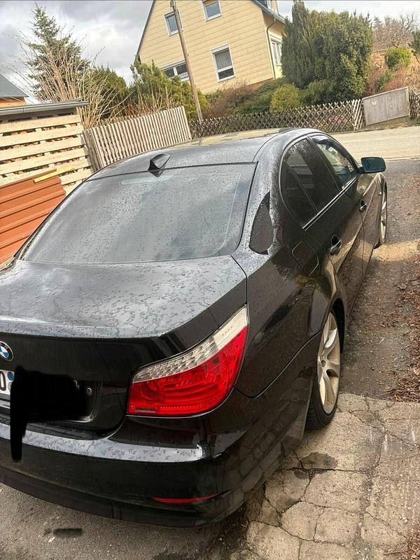 Gebraucht BMW 550 367 PS (269 kW) 2007 Schwarz Limousine