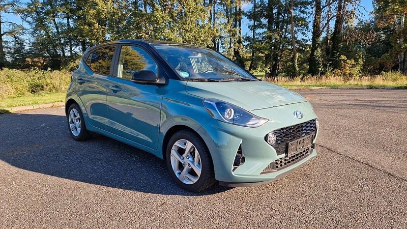 Grau Gebraucht 2023 Hyundai i10 Prime Kleinwagen | 14.500 € (Guter Preis) - Bild 1/4