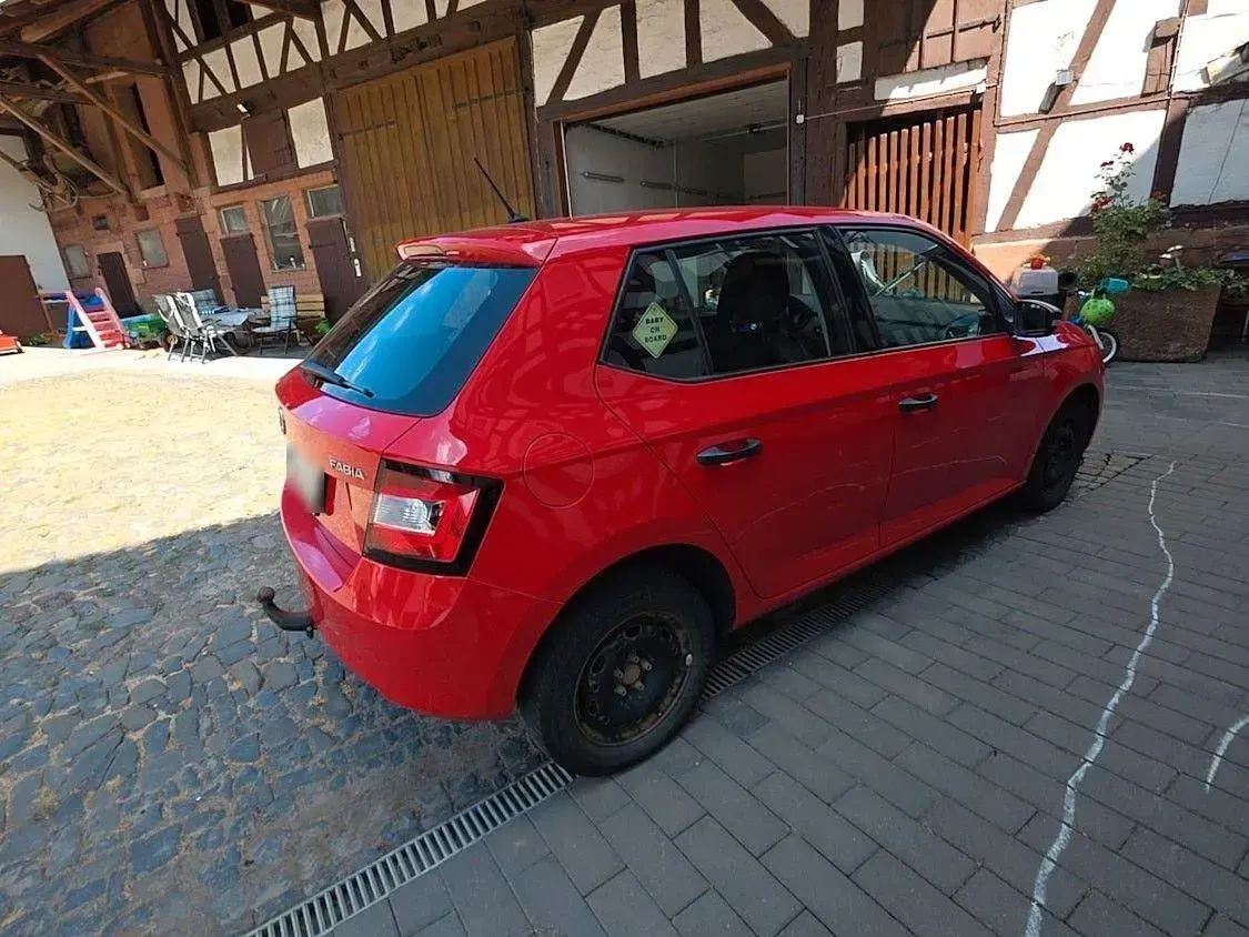 Gebraucht Skoda Fabia Active 75 PS (55 kW) 2016 Rot Limousine