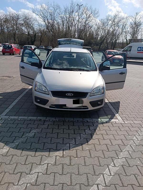 Gebraucht Ford Focus 101 PS (74 kW) 2005 Silber Kombi