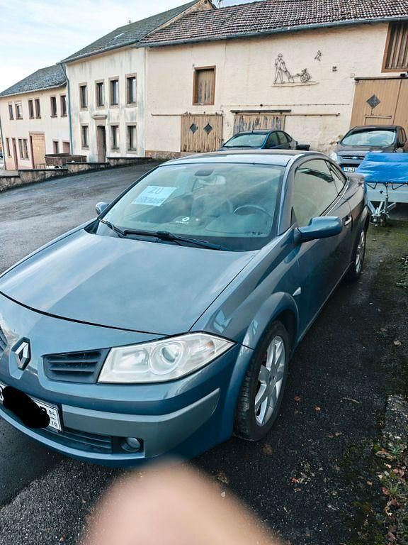 Grau Gebraucht 2007 Renault Mégane Cabriolet Privilege Cabrio | 1.600 € (Guter Preis) - Bild 1/4