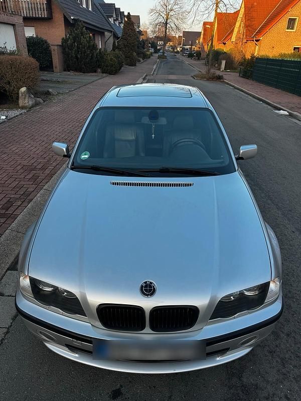 Silber Gebraucht 2000 BMW 323 M Sport Limousine | 4.199 € (Superpreis) - Bild 1/4
