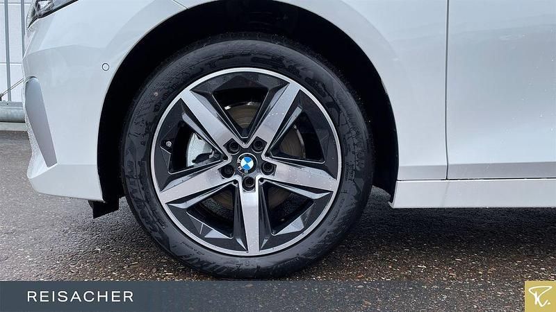 Neu BMW 225 Active Tourer Luxury Line 245 PS (180 kW) 2026 Weiß Van / Kleinbus
