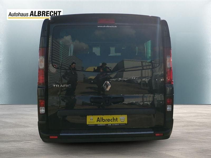 Gebraucht Renault Trafic Life 150 PS (110 kW) 2023 Tenebroschwarz Van / Kleinbus