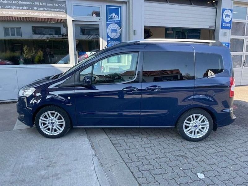 Gebraucht Ford Tourneo Titanium 101 PS (74 kW) 2017 Blau Kombi