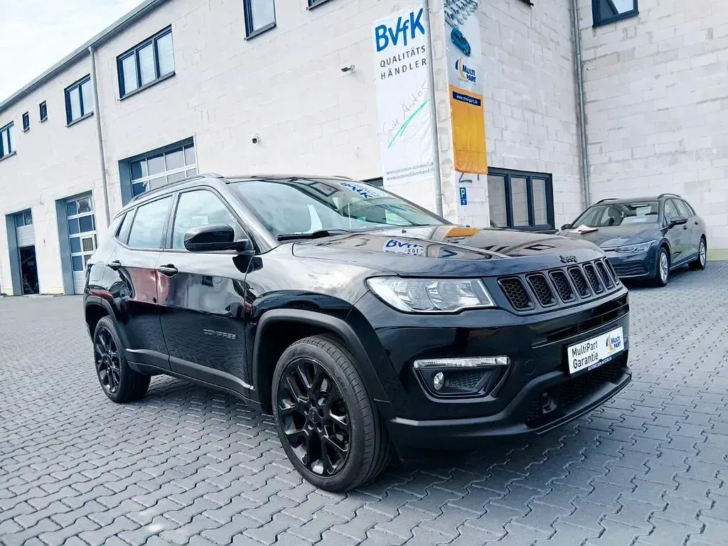 Gebraucht Jeep Compass Night Eagle 150 PS (110 kW) 2021 Schwarz SUV