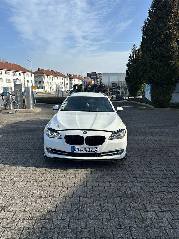 Gebraucht BMW 528 258 PS (189 kW) 2011 Weiß Kombi