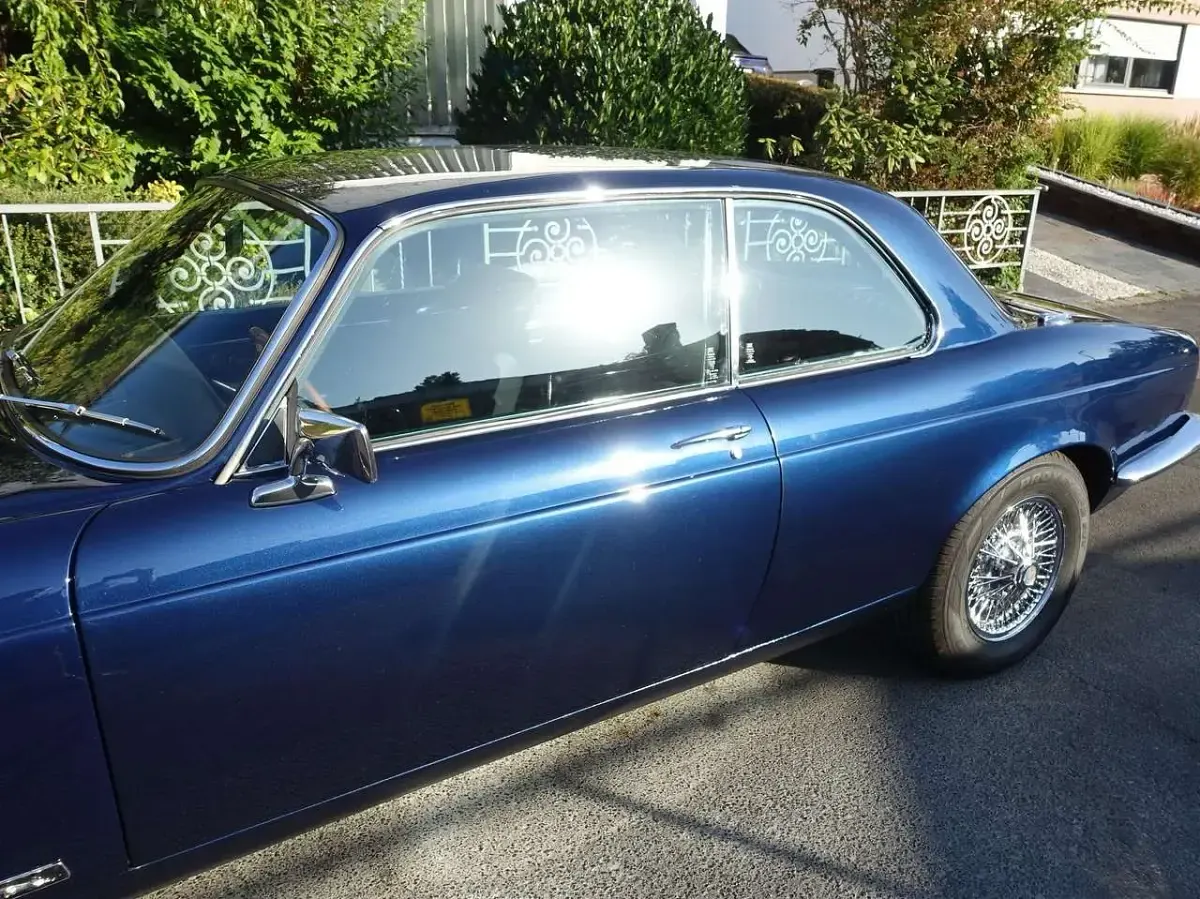 Gebraucht Jaguar XJ6 163 PS (119 kW) 1976 Blau Limousine