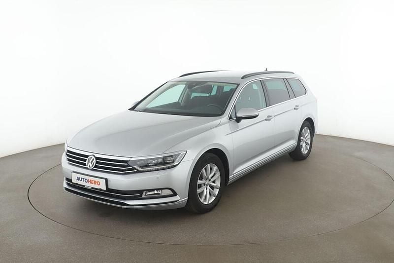 Silber Gebraucht 2018 VW Passat Comfortline Kombi | 19.990 € (Etwas zu teuer) - Bild 1/3