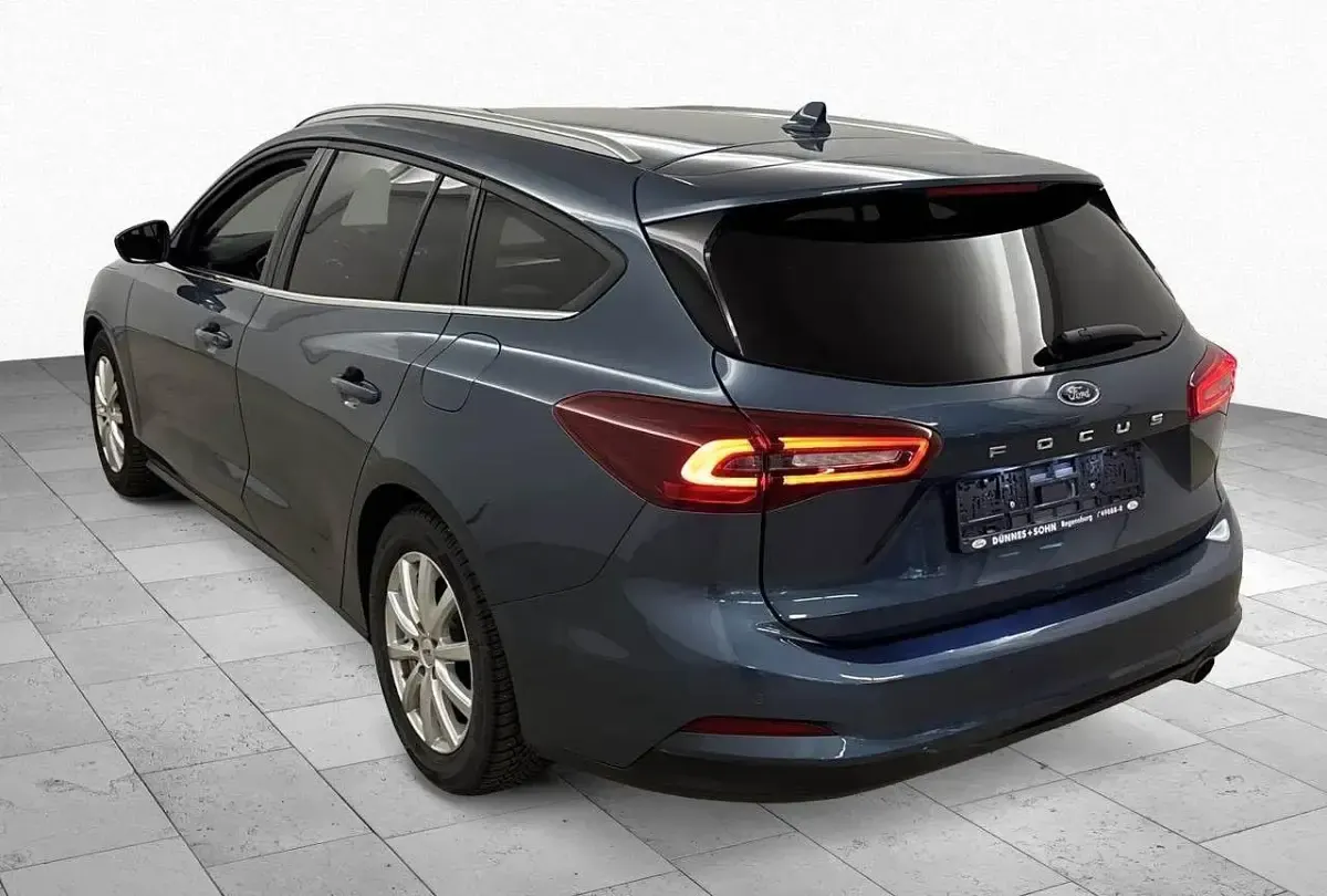 Gebraucht Ford Focus Titanium 116 PS (85 kW) 2023 Blau Kombi