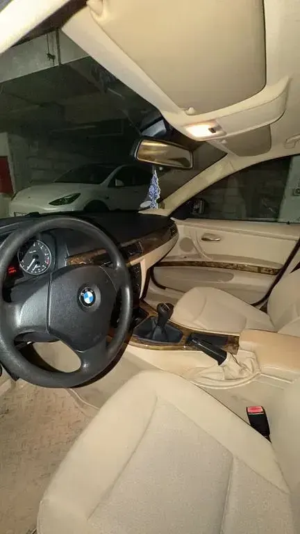 Gebraucht BMW 318 Basis 129 PS (94 kW) 2006 Rot Limousine