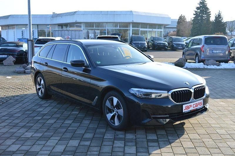 Gebraucht BMW 520 190 PS (139 kW) 2023 Schwarz Kombi